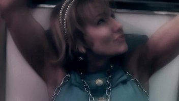 Жесткий секс на кухне связанная милфа стонет от удовольствия в порно видео