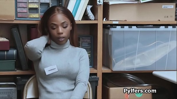 Анальное наказание за кражу черной крошки с большими сиськами